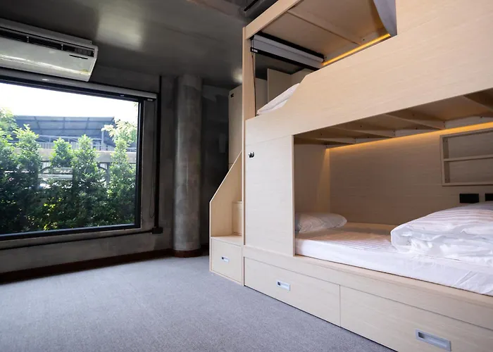 Capsulehotel Dmk Place 3*