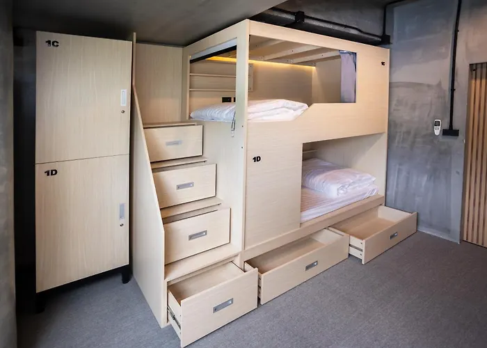 Dmk Place Capsulehotel 3*