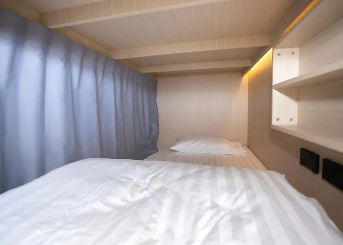 Capsule hotel Dmk Place 3*